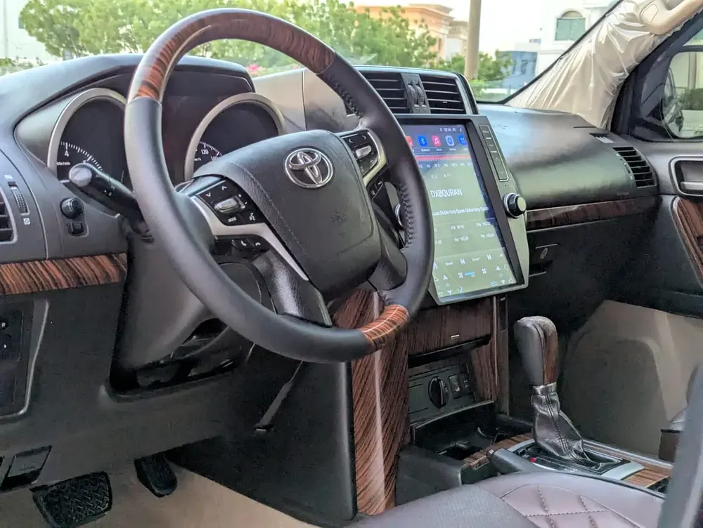TOYOTA PRADO 2012 FACELIFTED 2023 GCC V6 IN EXCELLENT CONDITION - Image 9