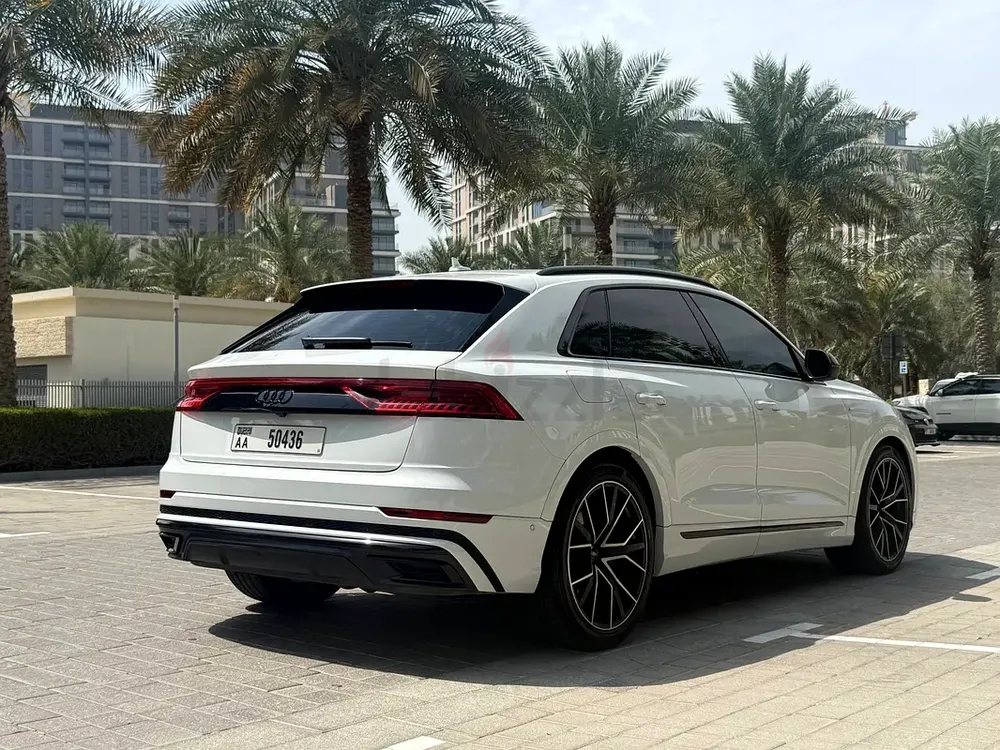Audi Q8 55 TFSI quattro S line 2020 | GCC Specs | Pristine Condition - Image 9