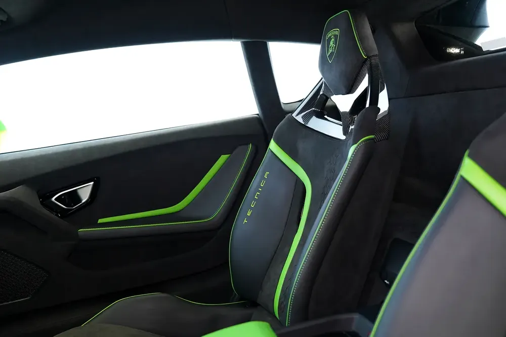 HURACAN TECNICA  LP640 2 | CARBON INTERIOR | ALCANTARA SEAT | TWO TONE INTERIOR | WARRANY AVAILABLE - Image 10