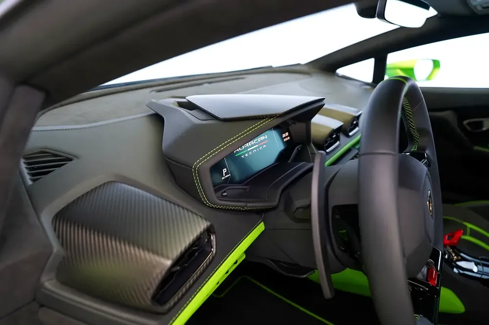 HURACAN TECNICA  LP640 2 | CARBON INTERIOR | ALCANTARA SEAT | TWO TONE INTERIOR | WARRANY AVAILABLE - Image 11