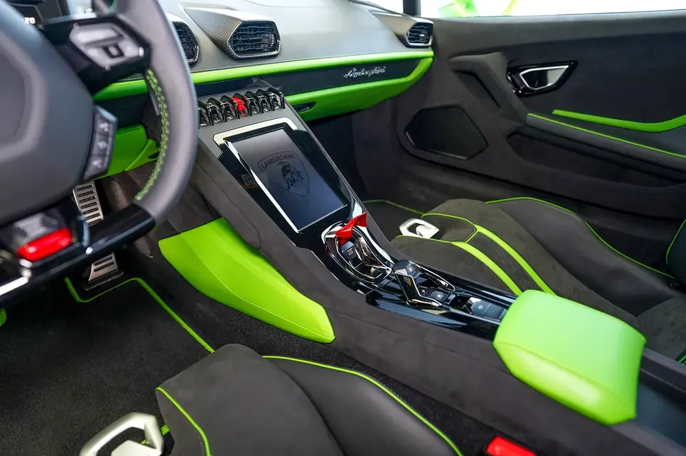 HURACAN TECNICA  LP640 2 | CARBON INTERIOR | ALCANTARA SEAT | TWO TONE INTERIOR | WARRANY AVAILABLE - Image 12