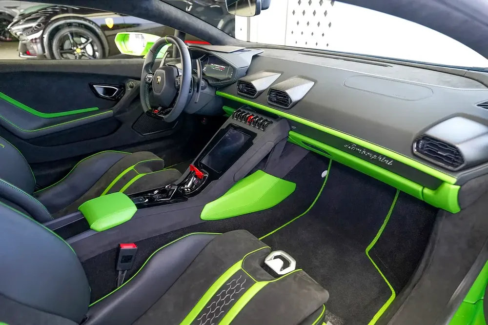 HURACAN TECNICA  LP640 2 | CARBON INTERIOR | ALCANTARA SEAT | TWO TONE INTERIOR | WARRANY AVAILABLE - Image 13