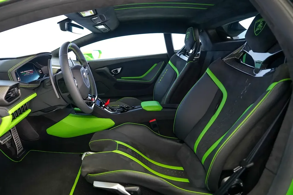 HURACAN TECNICA  LP640 2 | CARBON INTERIOR | ALCANTARA SEAT | TWO TONE INTERIOR | WARRANY AVAILABLE - Image 8