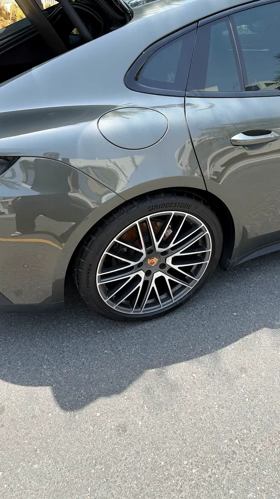 Porsche Panamera GCC first owner - Image 5