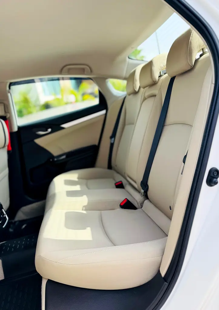 Honda Civic LX Sport 2019 - GCC Specs - Excellent Condition! - Image 13