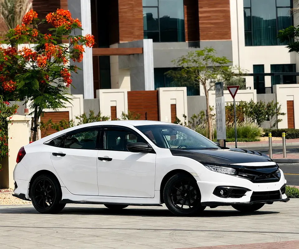 Honda Civic LX Sport 2019 - GCC Specs - Excellent Condition! - Image 5