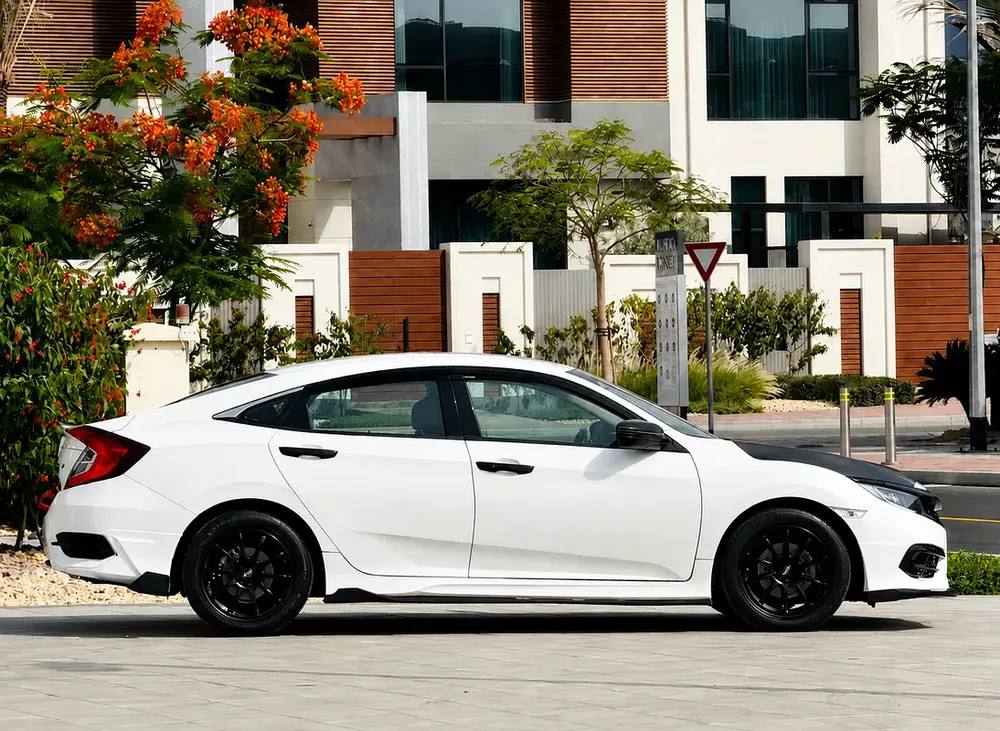 Honda Civic LX Sport 2019 - GCC Specs - Excellent Condition! - Image 6