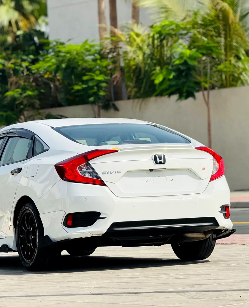 Honda Civic LX Sport 2019 - GCC Specs - Excellent Condition! - Image 7