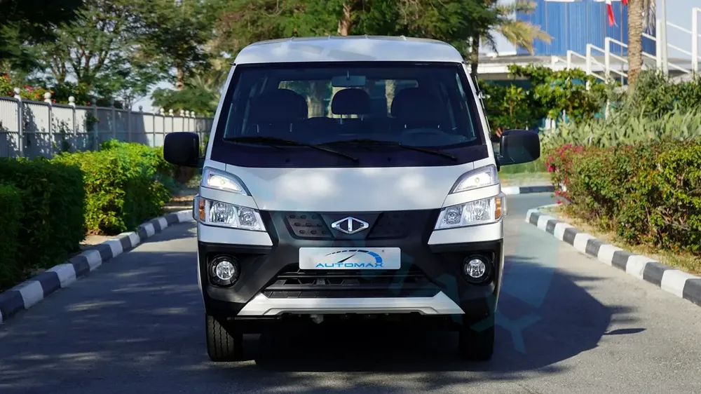 2025 CMC D260 Window Van 2.4L RWD GCC 0Km With 3 Years Or 100,000 Km Warranty - Image 4