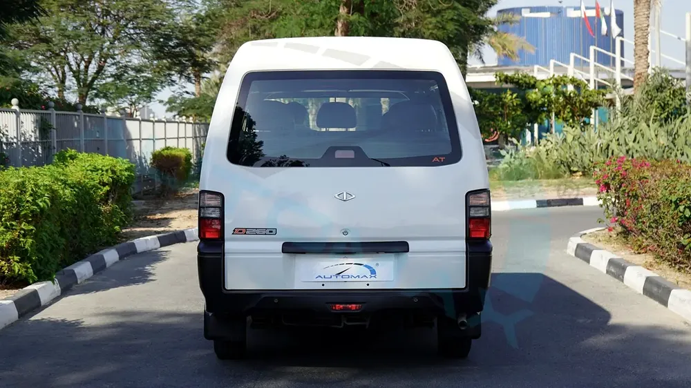 2025 CMC D260 Window Van 2.4L RWD GCC 0Km With 3 Years Or 100,000 Km Warranty - Image 6
