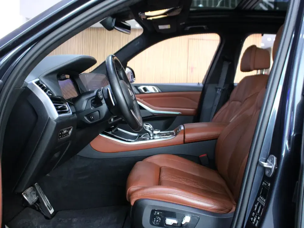 2021 - BMW X5 M50i V8 for 199,000.00 AED - Image 10