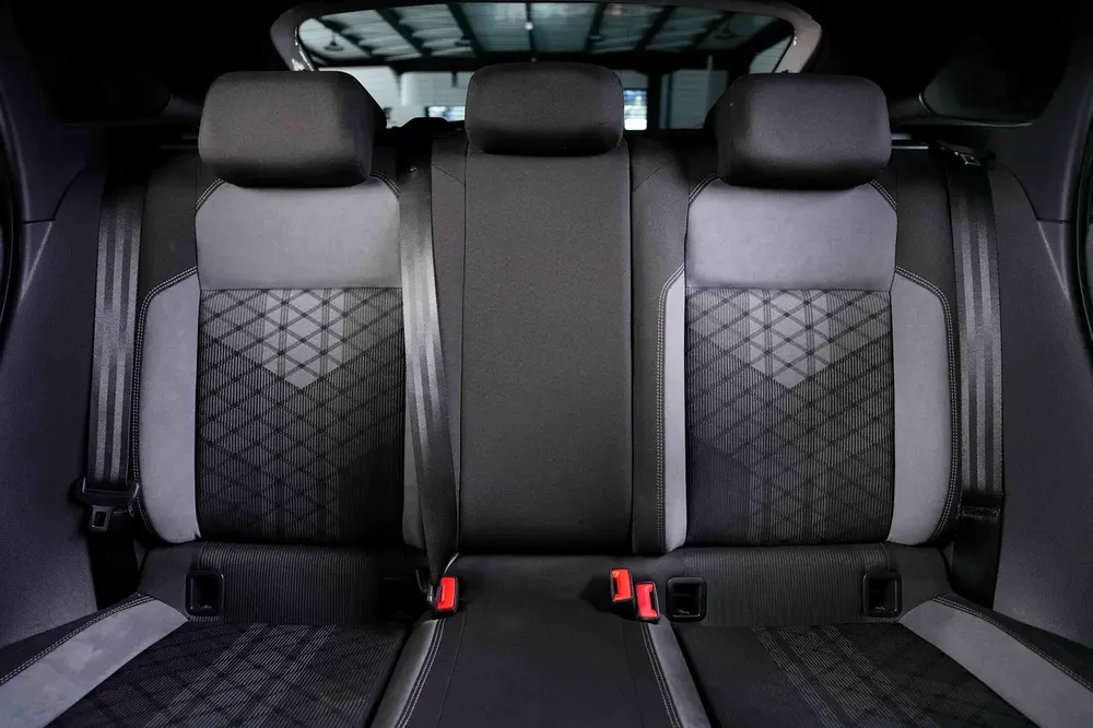 Volkswagen Tiago -R Line - Black Pack - Image 18
