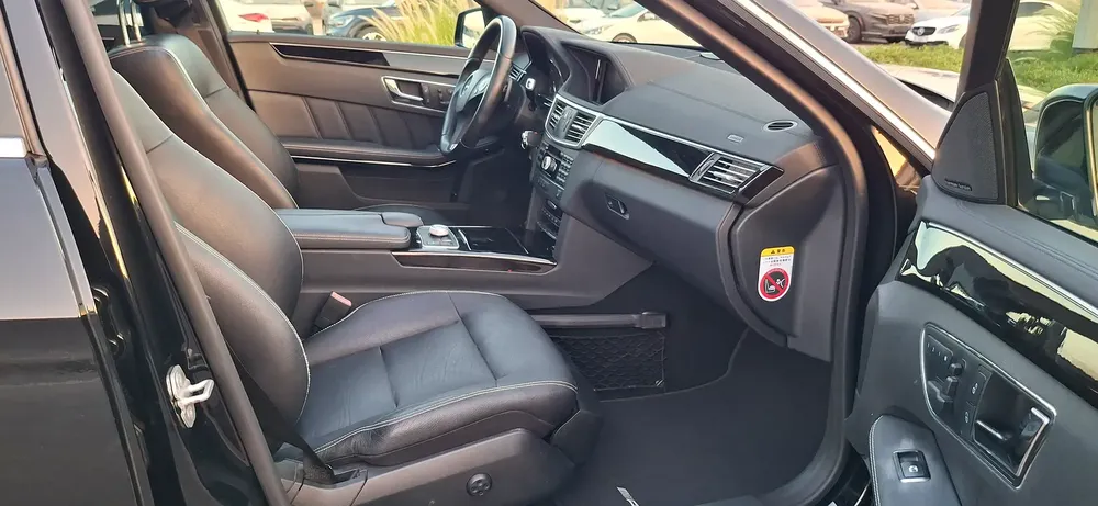 Mercedes-Benz E-Class E 550 | 2011 | Japanese Specs | V8 Engine | Pristine Condition - Image 13