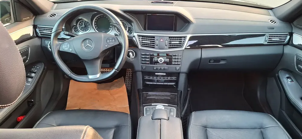 Mercedes-Benz E-Class E 550 | 2011 | Japanese Specs | V8 Engine | Pristine Condition - Image 14
