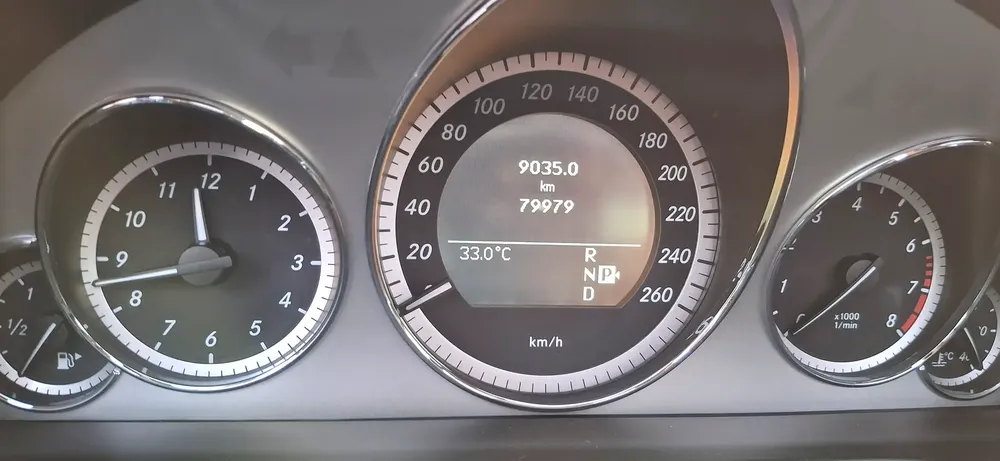 Mercedes-Benz E-Class E 550 | 2011 | Japanese Specs | V8 Engine | Pristine Condition - Image 18