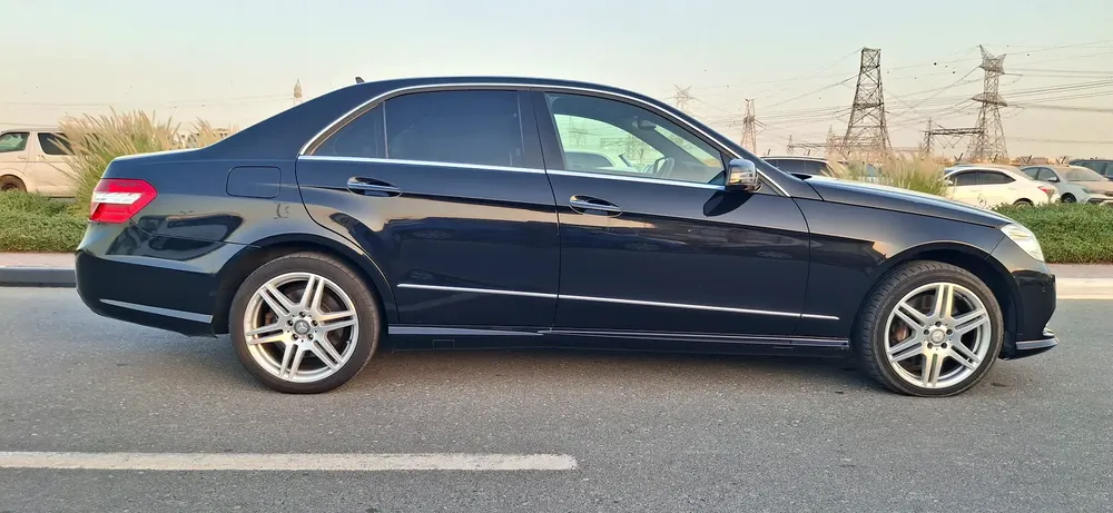 Mercedes-Benz E-Class E 550 | 2011 | Japanese Specs | V8 Engine | Pristine Condition - Image 4