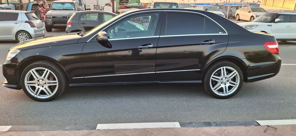 Mercedes-Benz E-Class E 550 | 2011 | Japanese Specs | V8 Engine | Pristine Condition - Image 7
