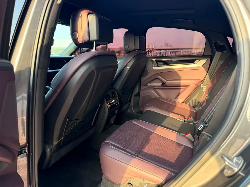 Porsche Cayenne Coupe Under Warranty - Image 11