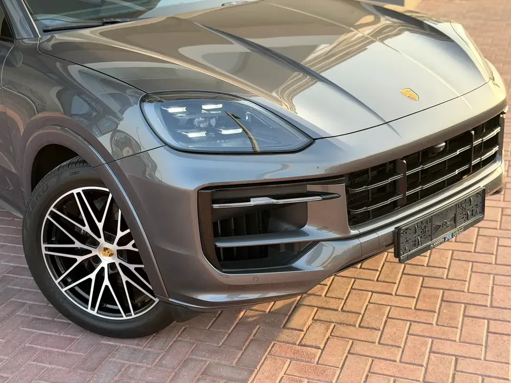Porsche Cayenne Coupe Under Warranty - Image 5