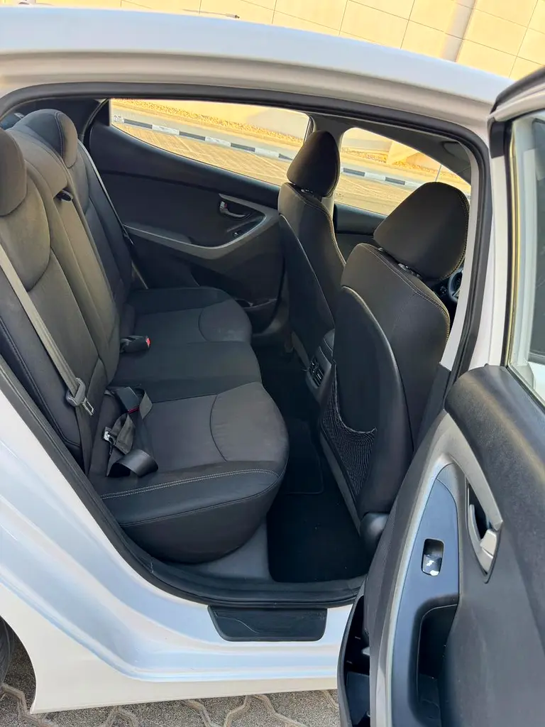 Hyundai Elantra 2015 GCC Specs - Image 11