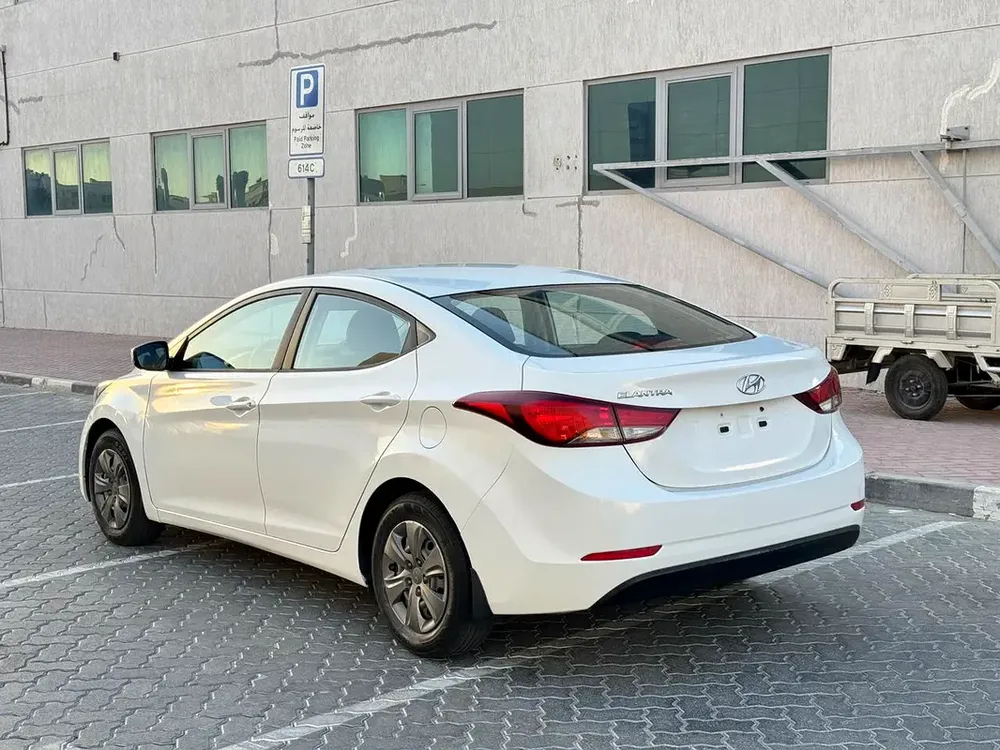 Hyundai Elantra 2015 GCC Specs - Image 4