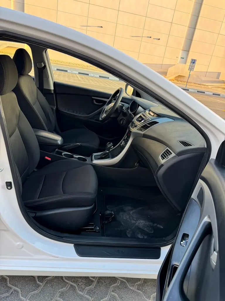 Hyundai Elantra 2015 GCC Specs - Image 8