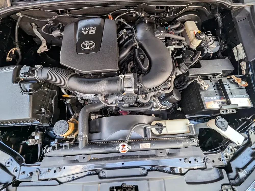 TOYOTA FORTUNER 2017 FACELIFTED 2025 GXR V6 GCC IN PERFECT CONDITION - Image 12