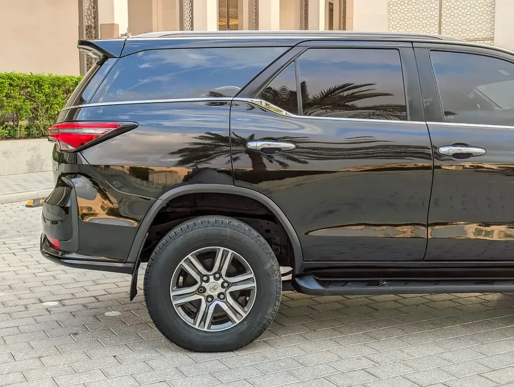 TOYOTA FORTUNER 2017 FACELIFTED 2025 GXR V6 GCC IN PERFECT CONDITION - Image 13