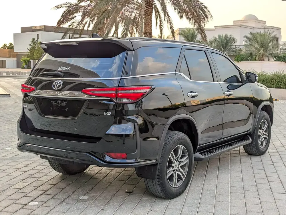 TOYOTA FORTUNER 2017 FACELIFTED 2025 GXR V6 GCC IN PERFECT CONDITION - Image 14