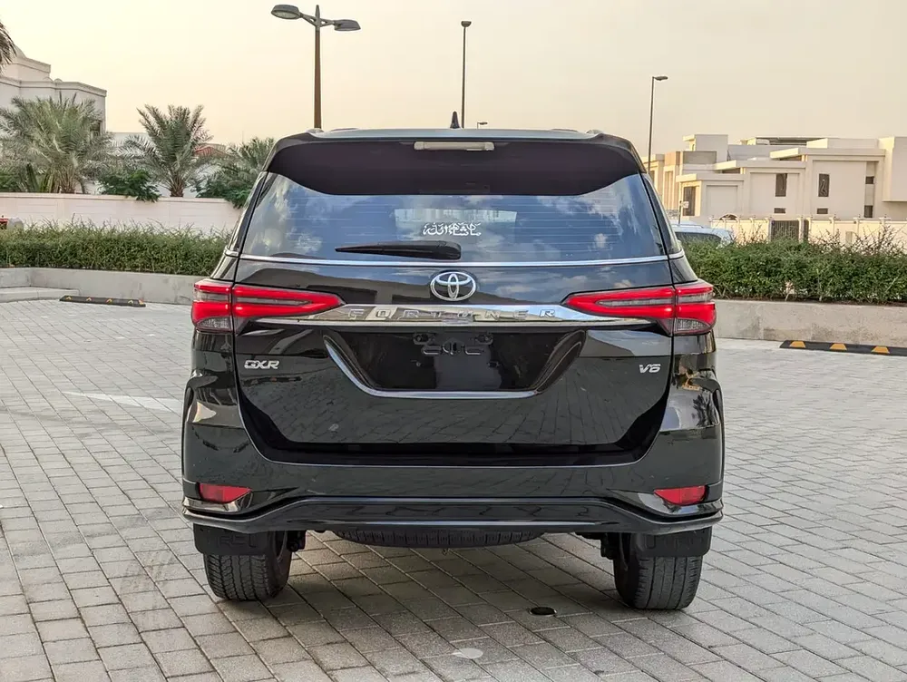 TOYOTA FORTUNER 2017 FACELIFTED 2025 GXR V6 GCC IN PERFECT CONDITION - Image 18