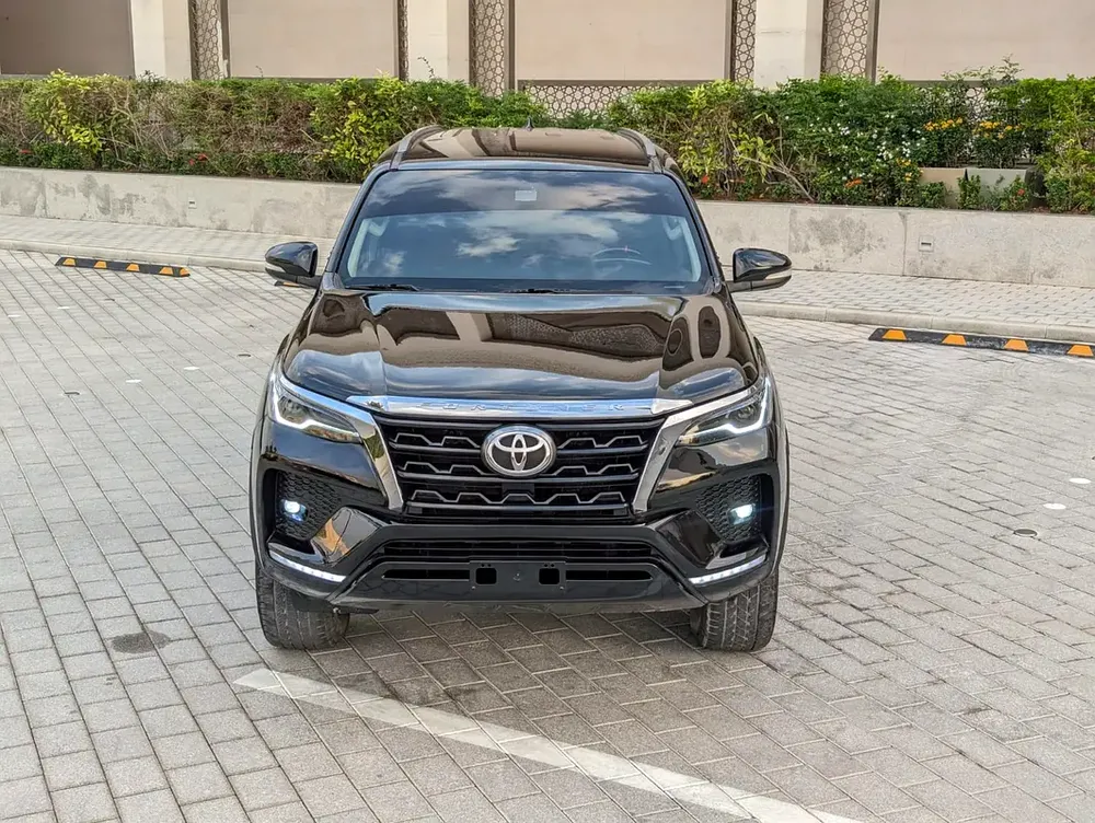 TOYOTA FORTUNER 2017 FACELIFTED 2025 GXR V6 GCC IN PERFECT CONDITION - Image 19
