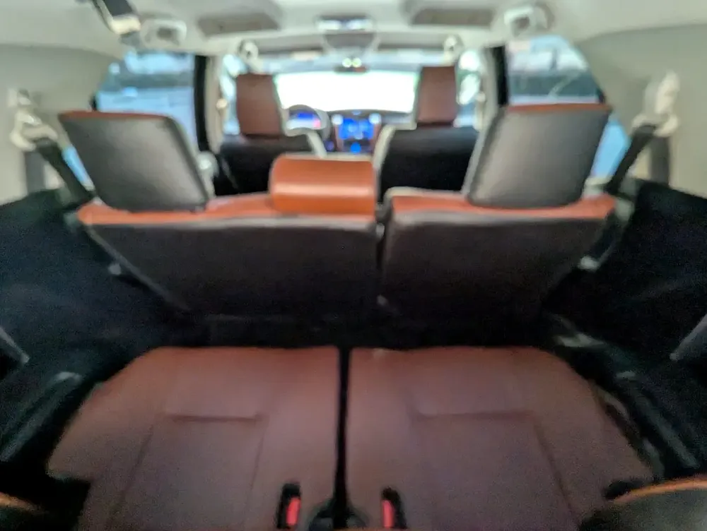 TOYOTA FORTUNER 2017 FACELIFTED 2025 GXR V6 GCC IN PERFECT CONDITION - Image 8