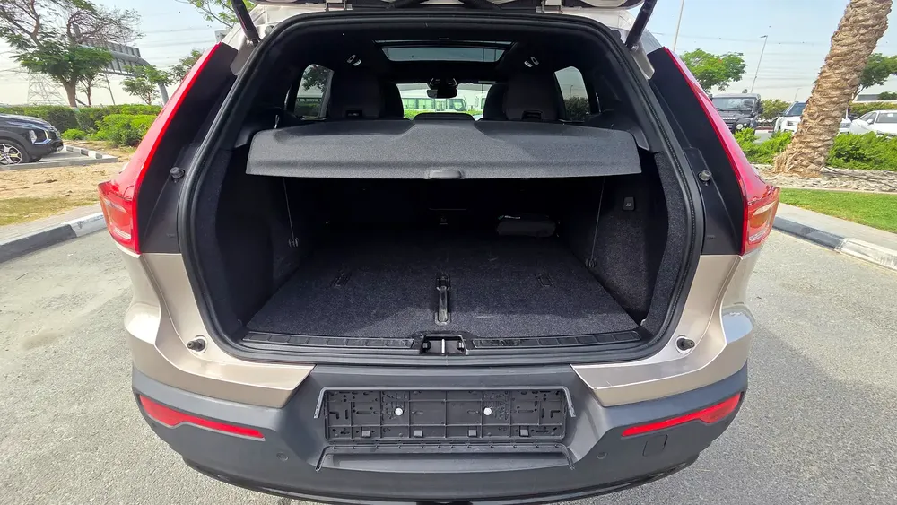 2024 VOLVO XC40 B4 ULTIMATE | AL FUTTAIM WARRANTY | GCC SPEC | 30,797 KM DRIVEN - Image 18