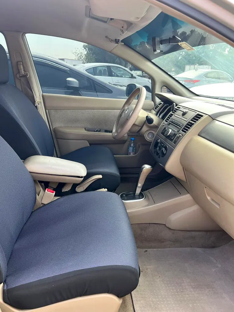 Nissan Tiida SE 2009 GCC Specs - Well Maintained - Image 4