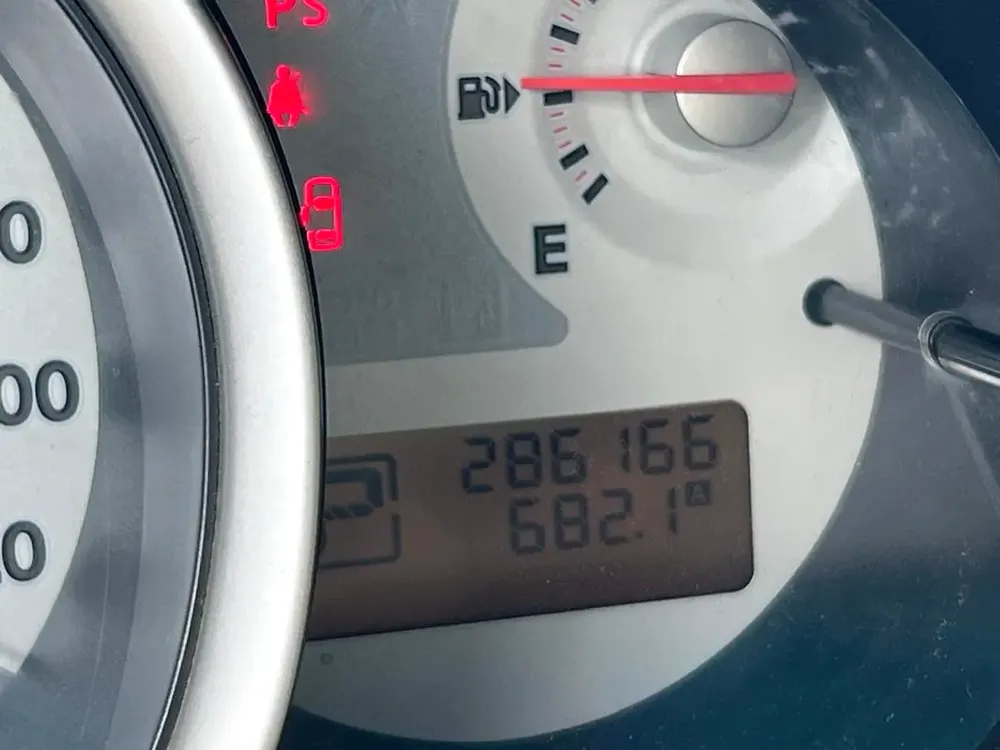 Nissan Tiida SE 2009 GCC Specs - Well Maintained - Image 6