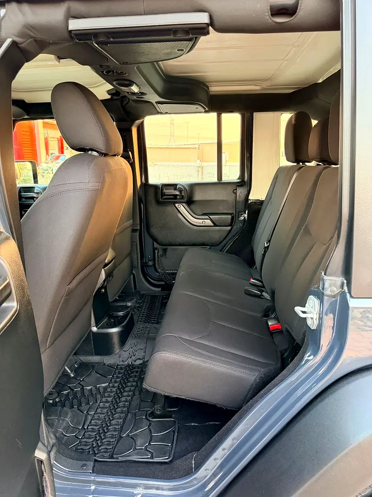 JEEP WRANGLER SPORT FULL OPTION GCC SPECS SINCE OWNER ORGINAL PAINT - Image 16