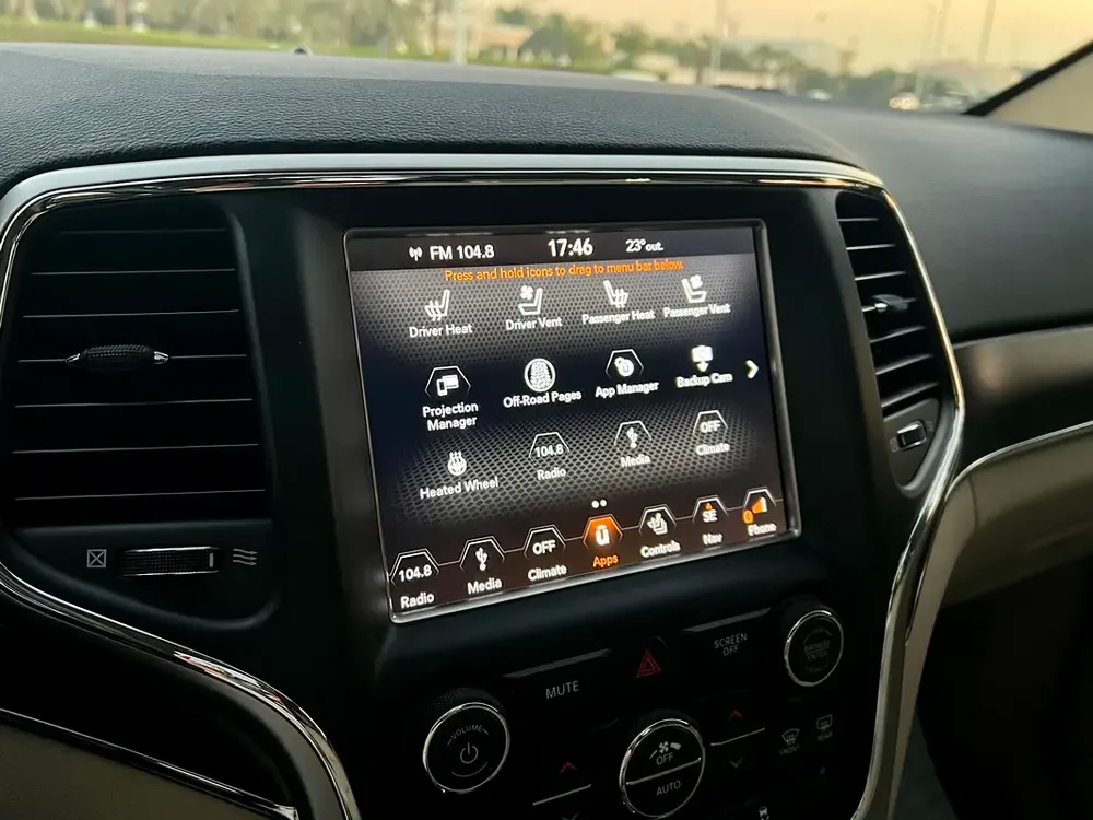 Jeep Grand Cherokee Limited V6 3.6L 2018, GCC Specs, Excellent Condition, Original Paint, 2 Keys - Image 16
