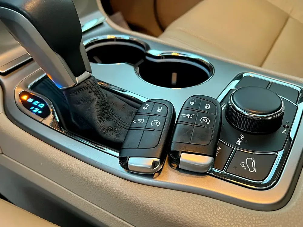 Jeep Grand Cherokee Limited V6 3.6L 2018, GCC Specs, Excellent Condition, Original Paint, 2 Keys - Image 17