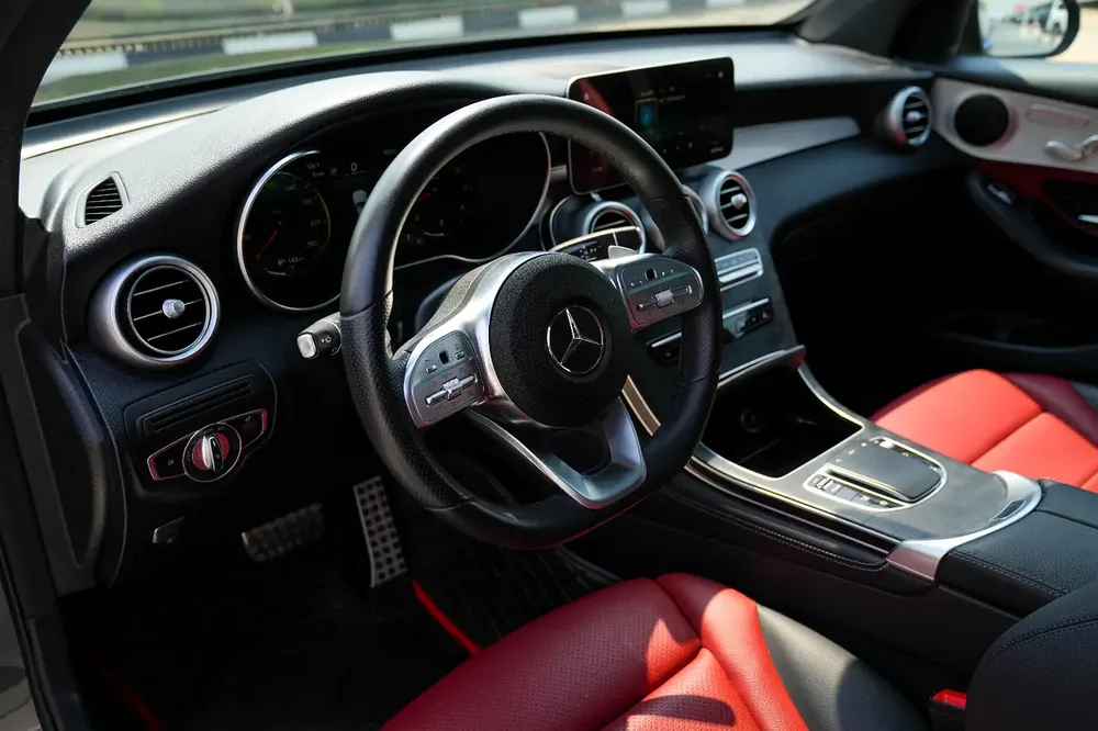 Mercedes-Benz GLC 300 4MATIC 2020 - American Specs - Image 10