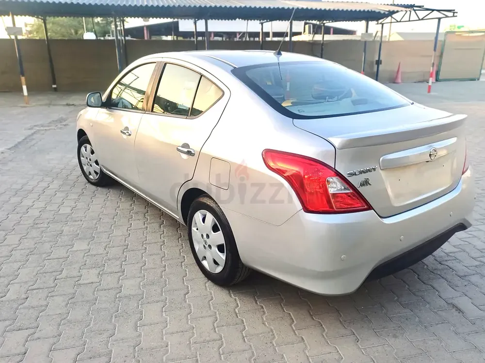 Nissan Sunny SV 2023 GCC Specs, full automatic - Image 7