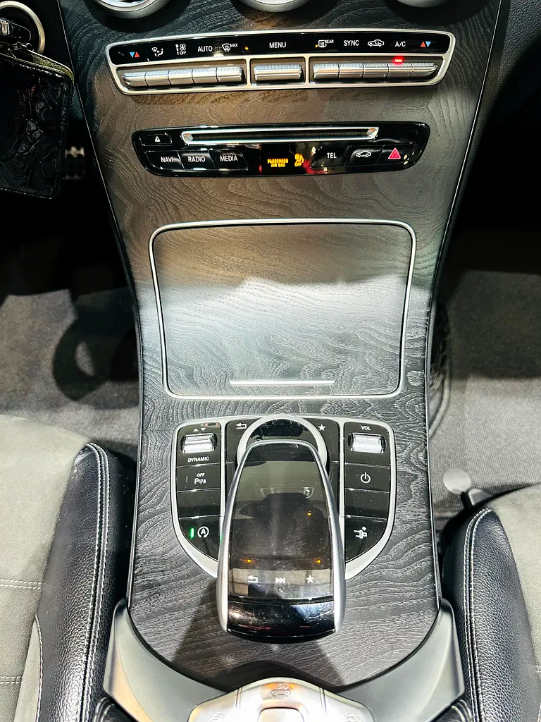 Mercedes-Benz C-Class C200 2018 - European Specs - Well Maintained - Image 13