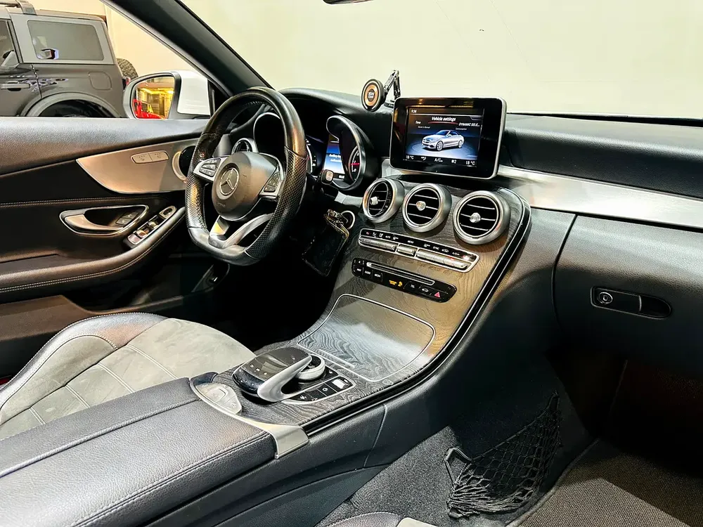 Mercedes-Benz C-Class C200 2018 - European Specs - Well Maintained - Image 16