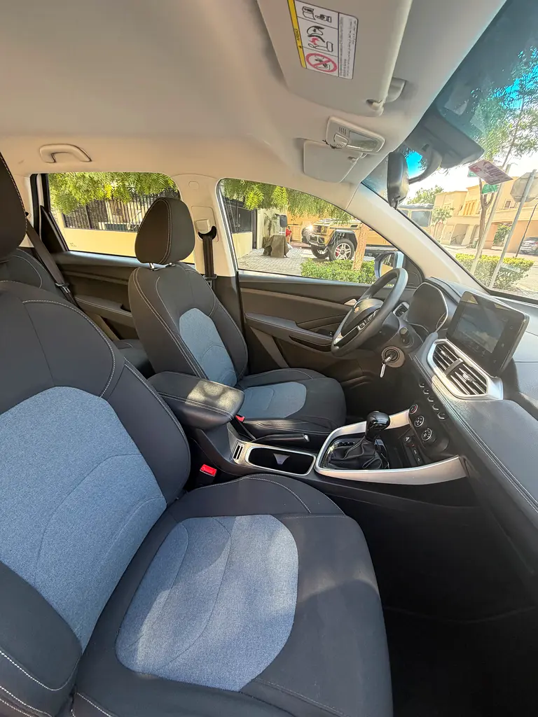 Gcc Specs, 7 Seats, Original Paint - Image 13