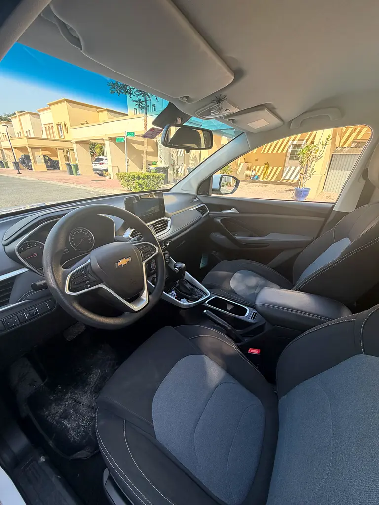 Gcc Specs, 7 Seats, Original Paint - Image 9