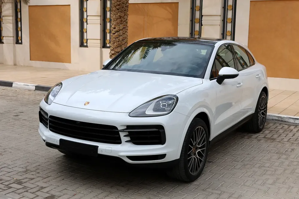 2020 Porsche Cayenne Coupe GCC Specs - Excellent Condition under Porsche warranty - Image 5
