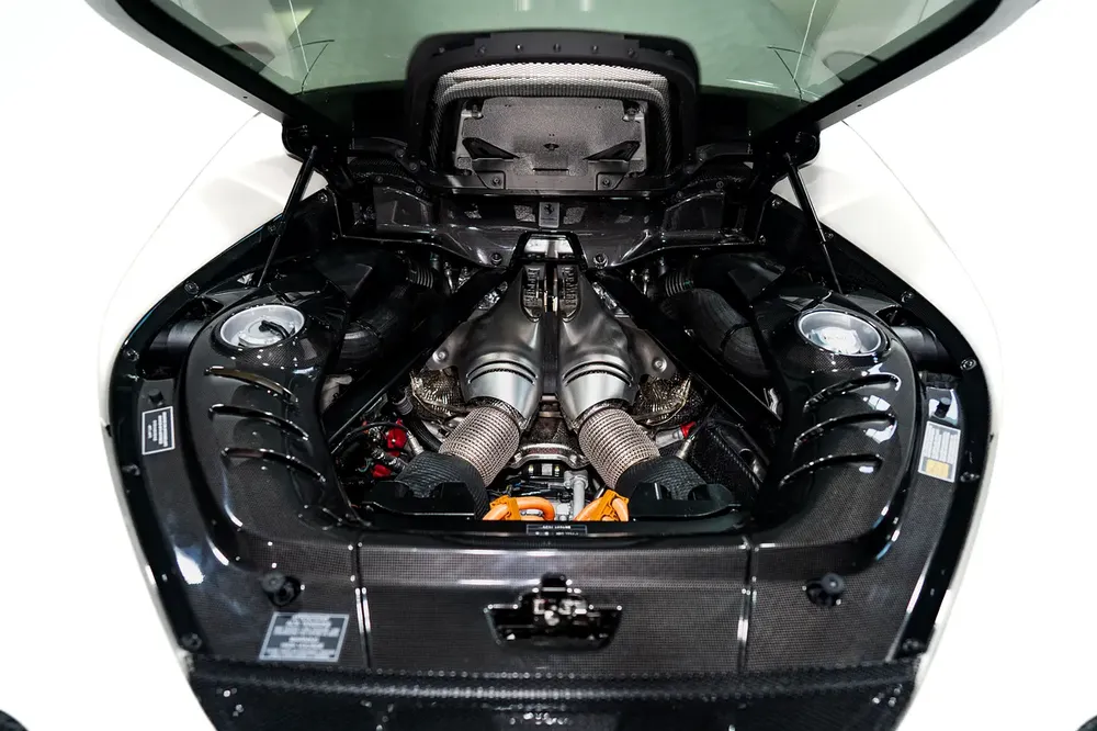 296 GTB | FRONTLIFT | TWO TONE INTERIOR | ENGINE COVERS IN CARBON FIBRE | MATTE GREY WHEELS - Image 14