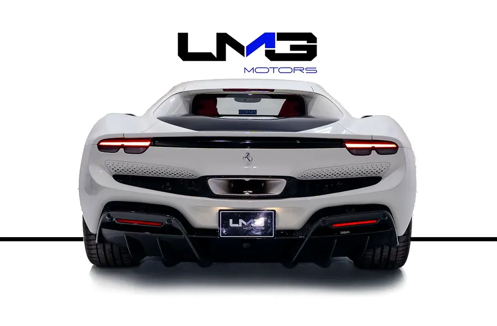 296 GTB | FRONTLIFT | TWO TONE INTERIOR | ENGINE COVERS IN CARBON FIBRE | MATTE GREY WHEELS - Image 4