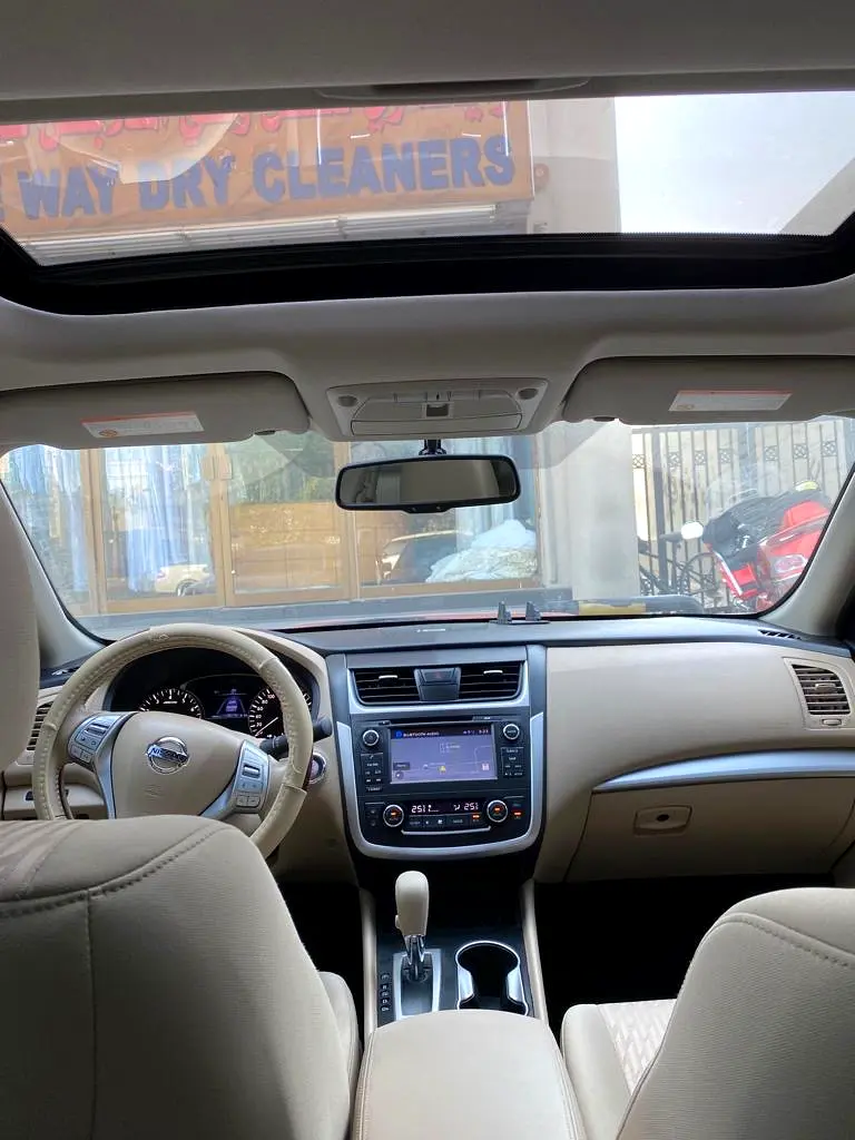 Nissan Altima SL 2017 | GCC Specs | Top Option | Perfect Condition - Image 6