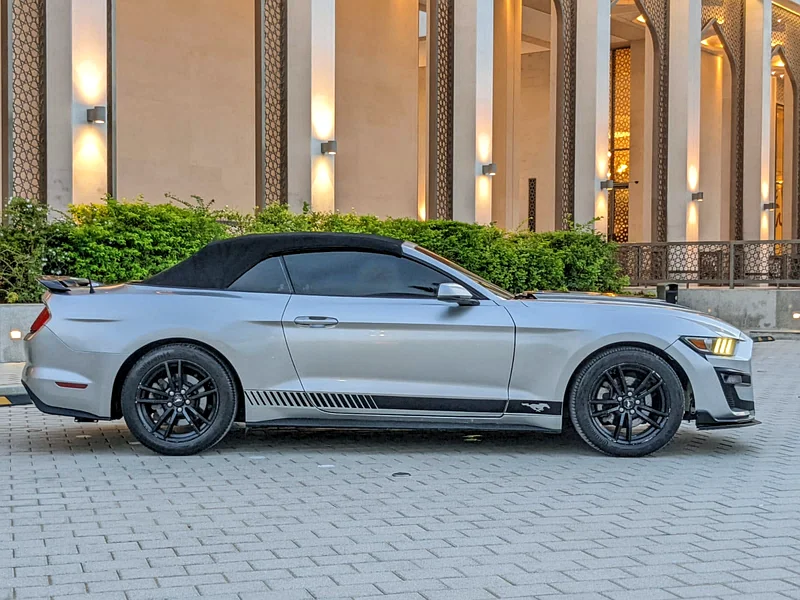 Ford Mustang 2016 Convertible Ecoboost US Specs Immaculate Condition With Shelby Body Kit - Image 14