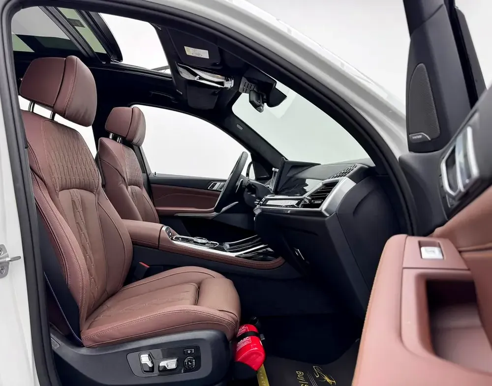 2025 BMW X7 xDrive40i M-Sport Pro, BMW Warranty, BMW Service Contract, GCC - Image 12